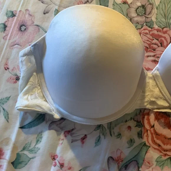 Victoria Secret Women’s Elegant White Strapless Bra Size 36 C - Picture 3 of 10